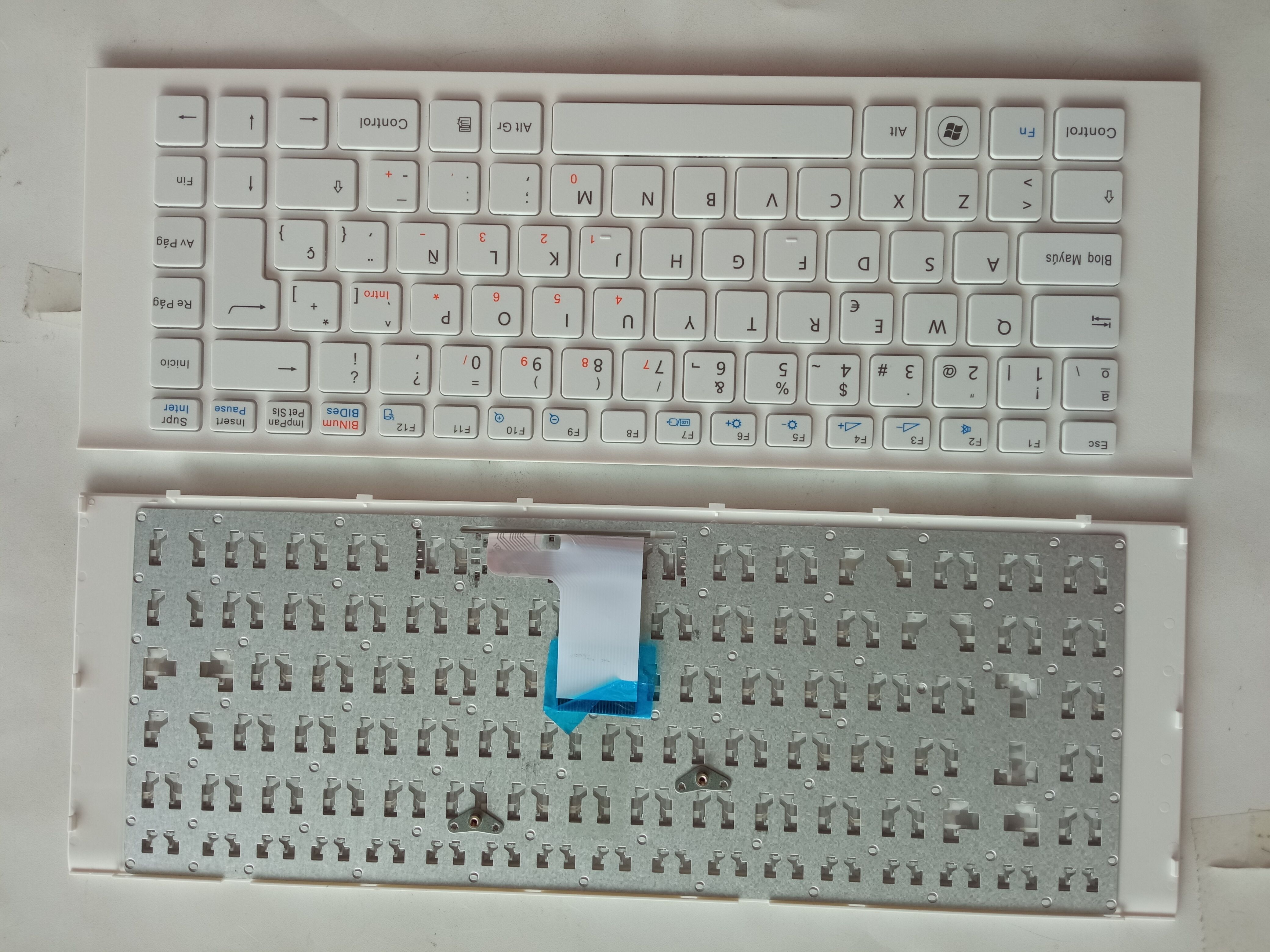 Picture of New Replacement Laptop Keyboard For SONY EG/VPC-EG WHITE FRAME BLACK (OEM) SP Layout